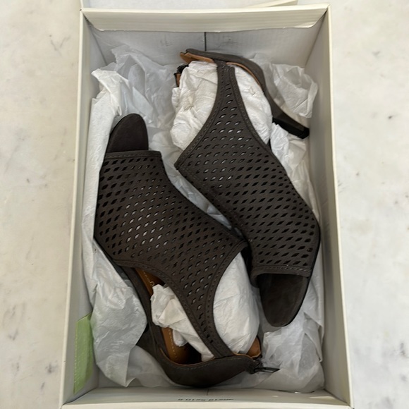 Style & Co Haddiee Open-Toe Heels, Size 6 - Picture 3 of 9